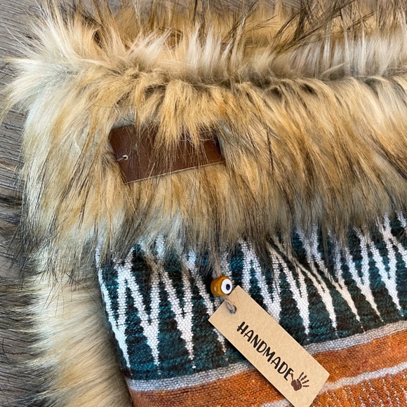 Athena, High-end faux fur and velvet fabric M size handmade pet bed - Picture 3 of 7